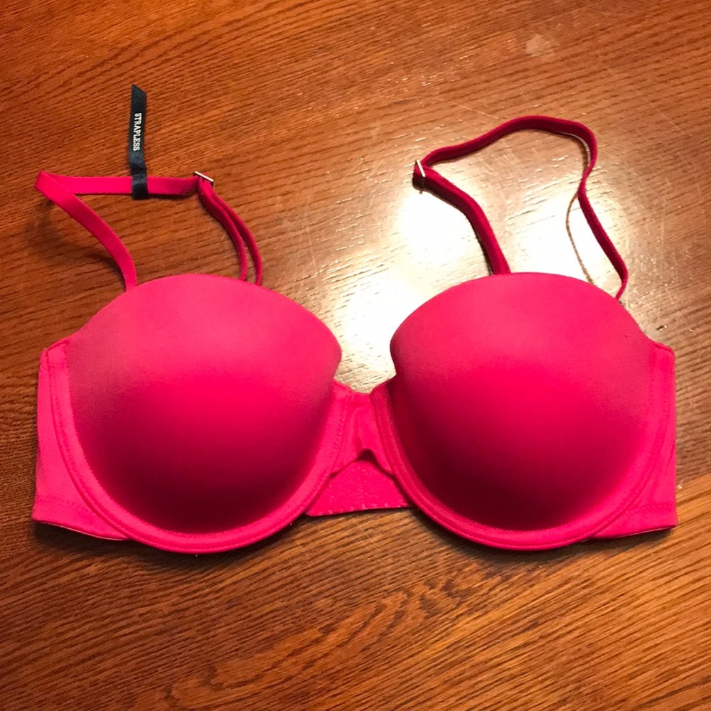 Pink Victoria’s Secret bra NEW